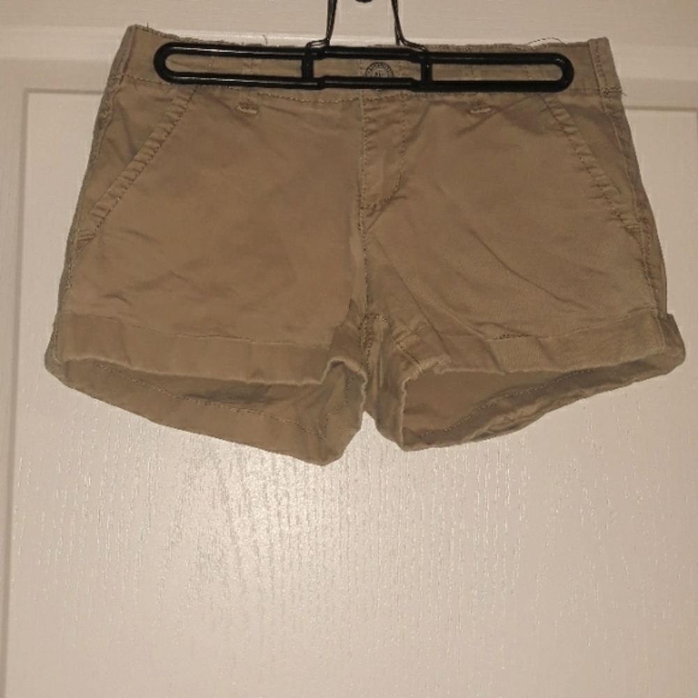 Aeropostale khaki low rise shorts